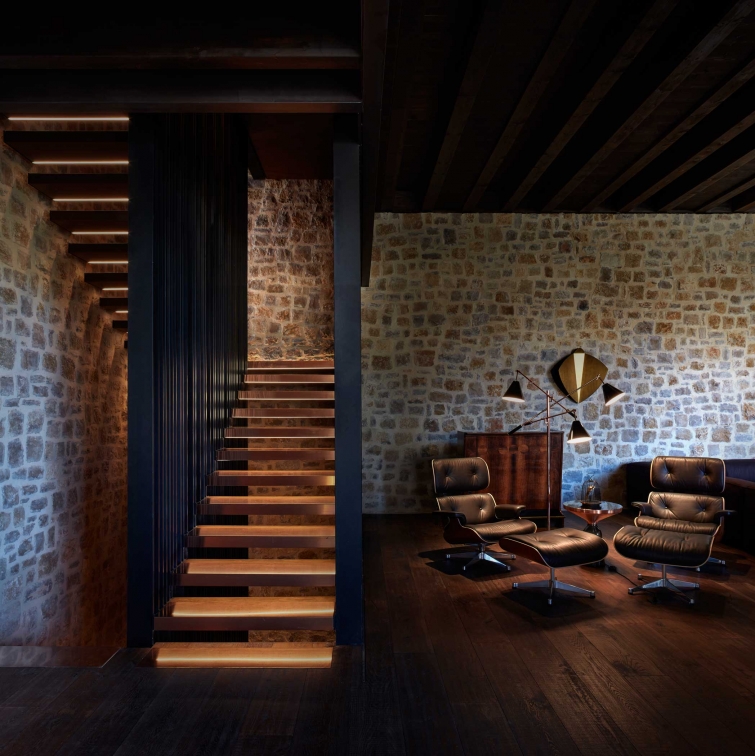 Vertical Image
